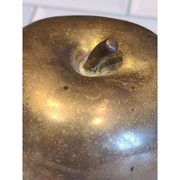 Solid Brass Apple Paperweight Life Size Stem Teacher Gift MCM 3" Home Décor EUC - Picture 7 of 9
